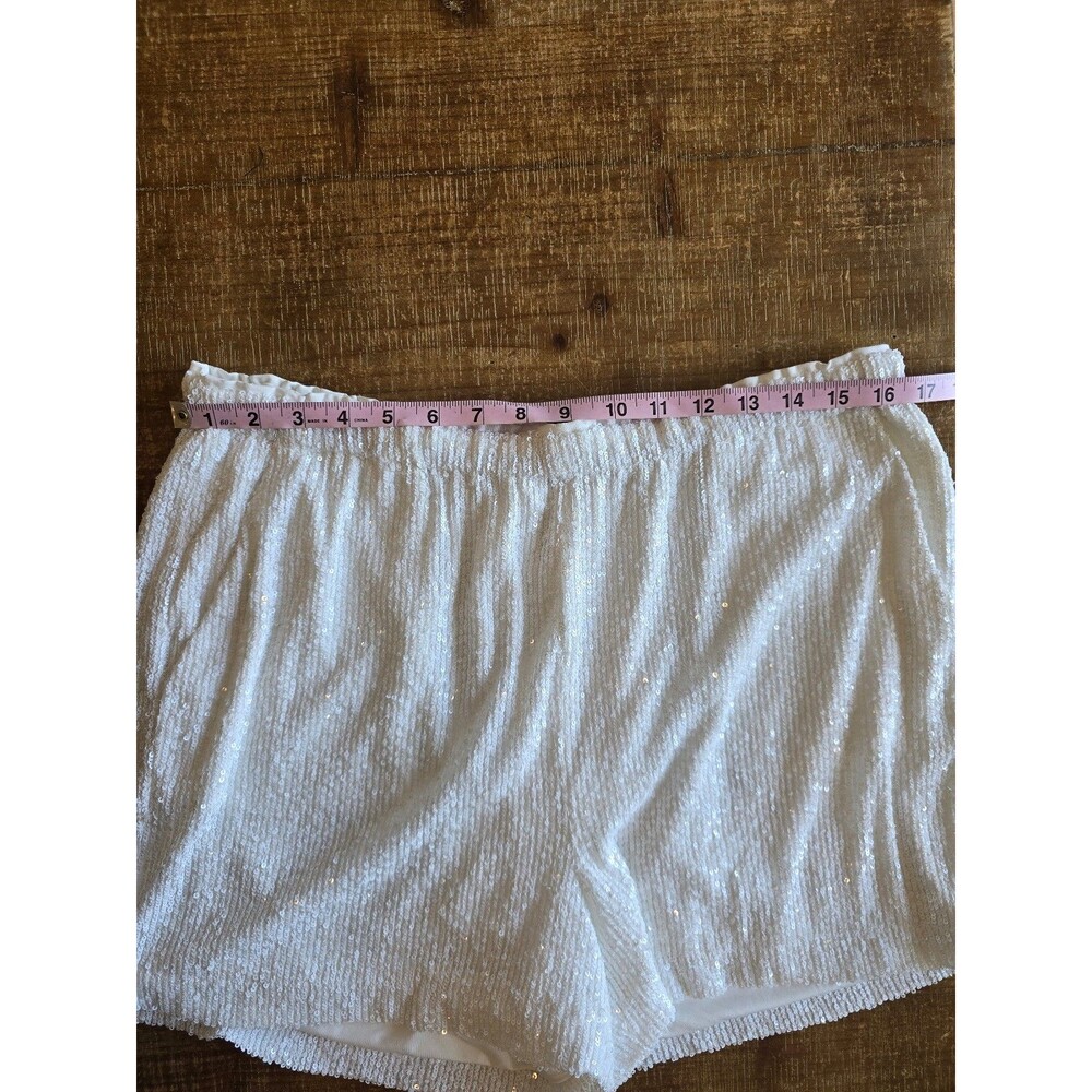 Trina‎ Turk Women's White Idol Sequin Shorts Size Large - Picture 7 of 9